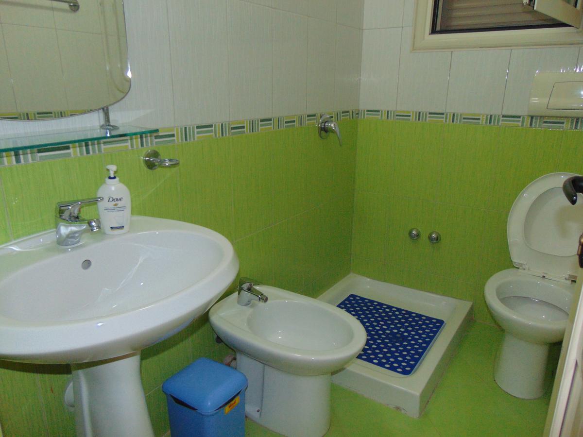 Vila Tate Hotel *